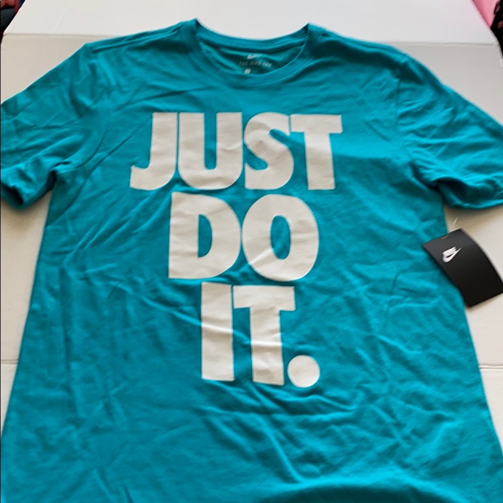 NWT the Nike Tee